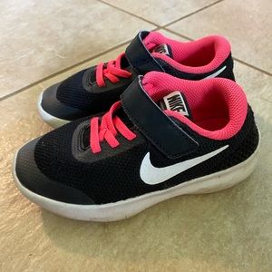 Nike Flex experience girls sneakers size 11C - barely worn